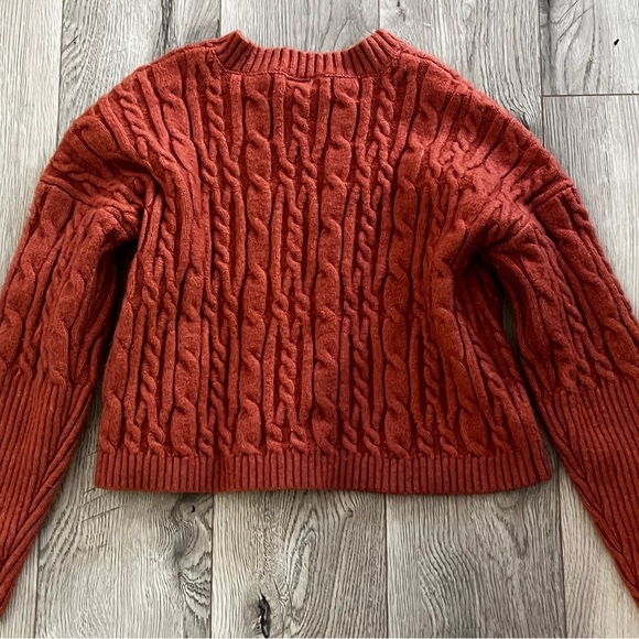 moon & madison Textured Knit Sweater in Deep Rust - Picture 4 of 5